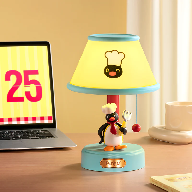 Pingu_Chef_Desk_Lamp_918_1 (1)